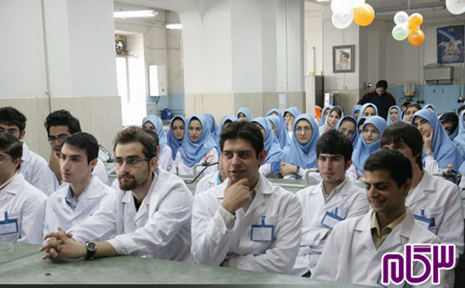 تحصیل همزمان دانشجویان پزشکی دانشگاه ایران در دوره ترکیبی سلامت عمومی